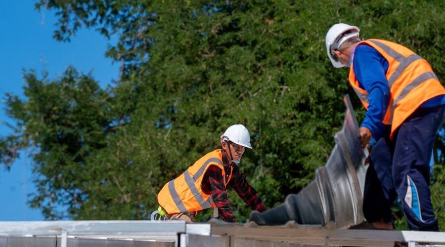 Professional gutter cleaning in Loring, MT